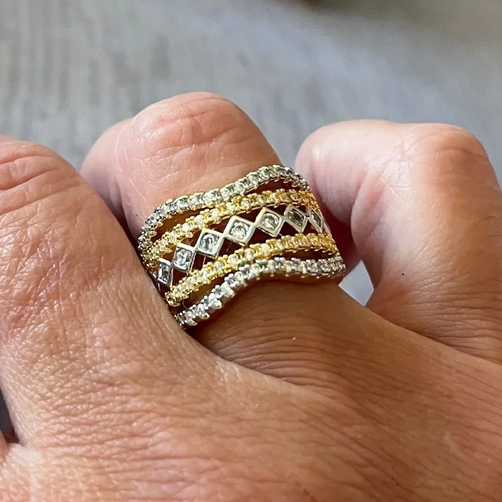 The Regency Two Tone Band Ring in size 6